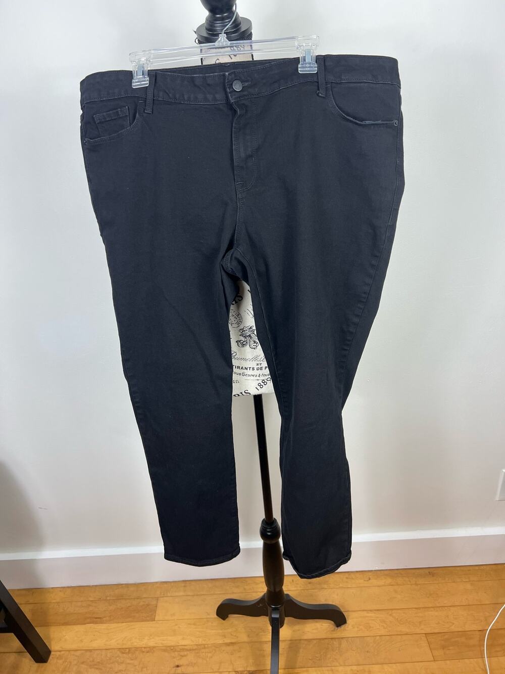 Old Navy Black Mid-Rise Power Slim Straight Leg Jeans with pockets